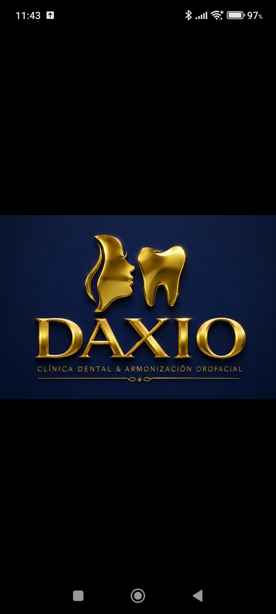 Identidad original de DAXIO con los símbolos de Clínica Dental y Armonización Orofacial